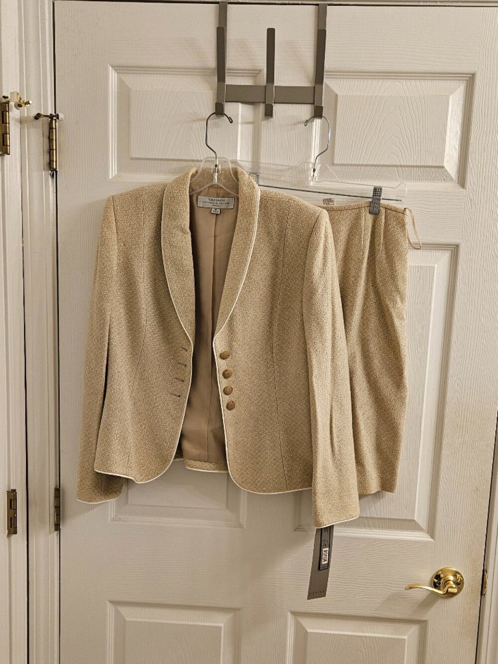 Tahari Suit, NWT, Size 8P